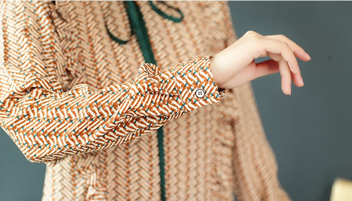 小姨真会打扮，精致小衫+烟管裤，洋气显美嫩，没人看出45岁