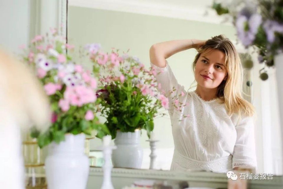 不需要超模身材，这几件“新法式”基础款人人都好穿