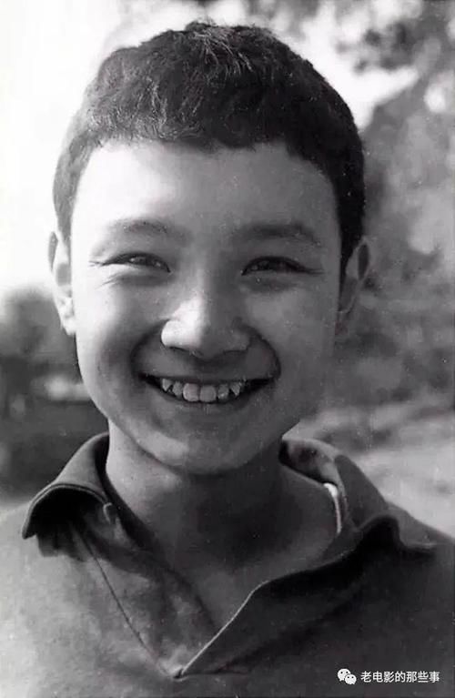 【电视剧】他因演多情的宝玉走红,却固守80年代爱情观,一生只爱一个人究竟有多好?