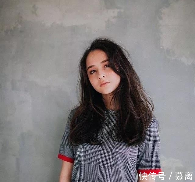  『时髦』别留黑长直了，试试超全的“日系”长发，时髦减龄显脸小