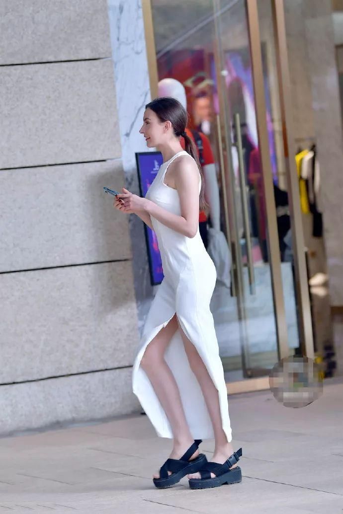 街拍:第一次发现欧美女性也能如此优雅!