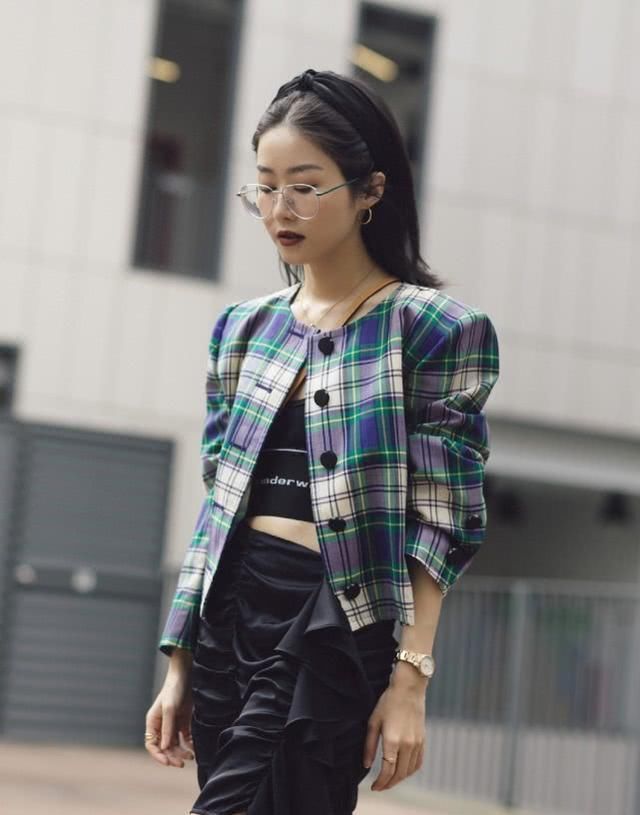  『开挂』复古又藏肉的羊腿泡泡袖，这些开挂的穿搭，让你美出新高度