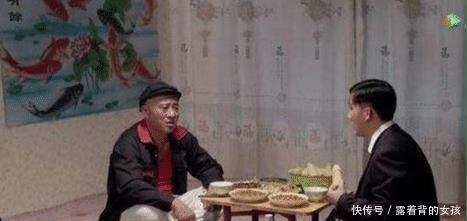  全家人|东北人为啥喜欢全家人睡在一个炕上？两口子不会尴尬吗？