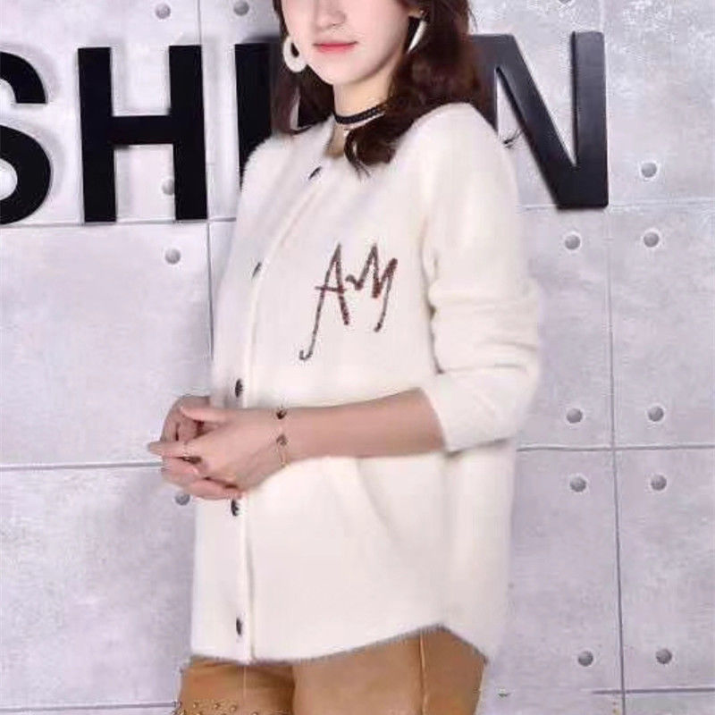 别再穿大衣，太土了!如今这样穿时髦又洋气外套，千万别买太坑了