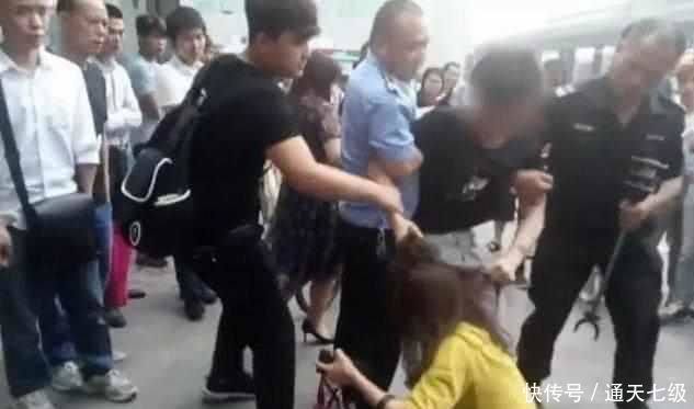 丈夫出门打工,妻子做代孕被发现遭到毒打,妻子