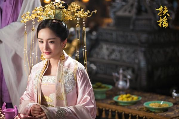 张柏芝小时候这么好看？刘嘉玲哪像52岁的人……更多精彩，尽在本