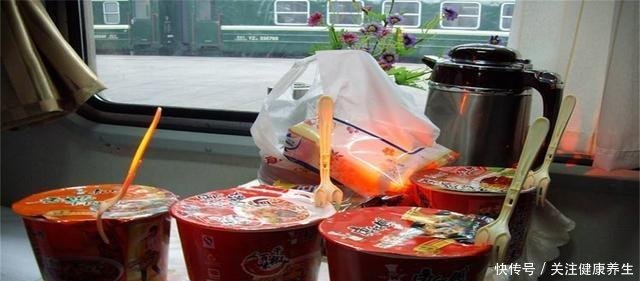 外国人指出了中国高铁的1个“缺点”，网友纷纷表示应该改正