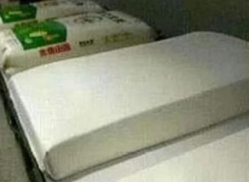  部队：本以为部队中最整齐的是被子，看到后厨，连大米都摆成“