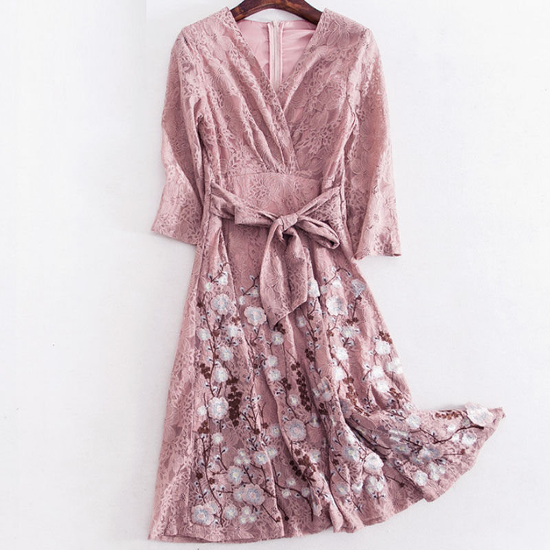 我已经50岁，但从没人喊我“大妈”!夏天我就穿减龄裙，太美