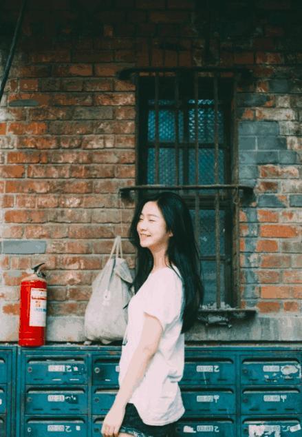 素颜比化妆还好看的人有这3个特征！你的素颜美吗？