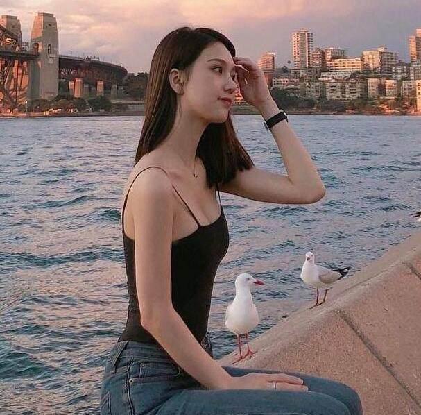 想要展现迷人的身姿曲线，牛仔裤就可以让你做到！