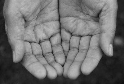 老年人经常“手抖”，或许是这3种“疾病”的征兆，万不能忽视！