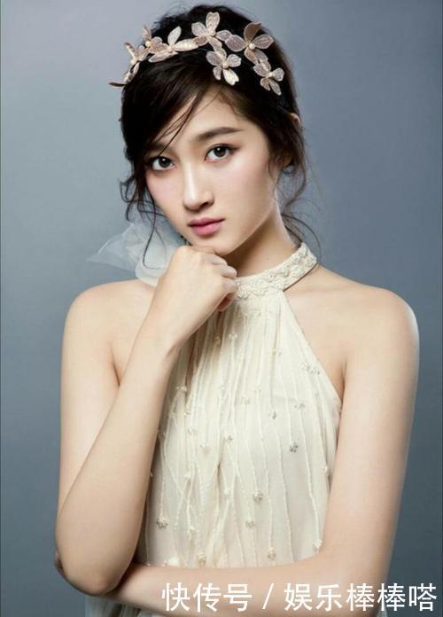 关晓彤黑猫辟谣分手传闻