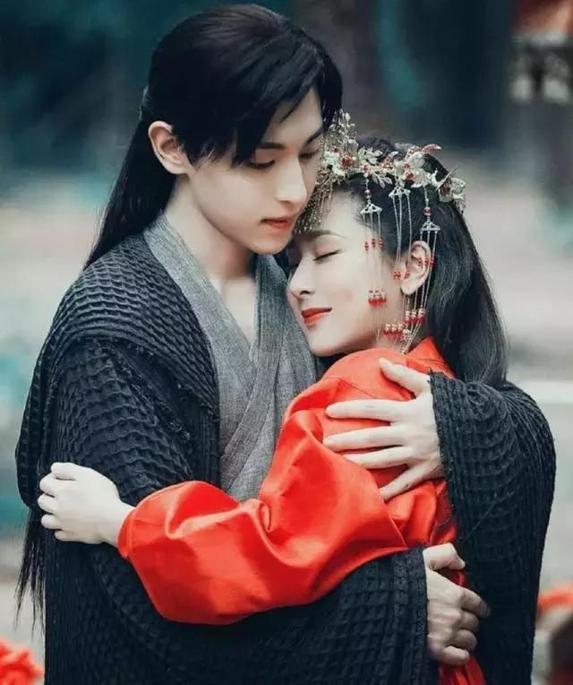 为什么邓伦以前毫不起眼？这都是发型惹的祸呀！