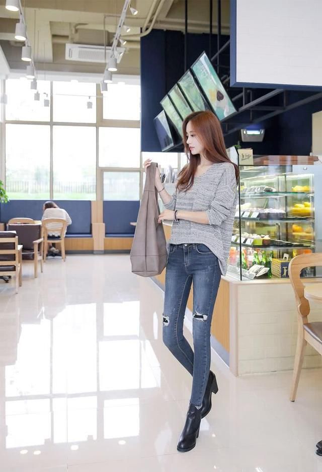 微胖的女孩才最美，微胖的女孩子更能将牛仔裤穿出它的优点