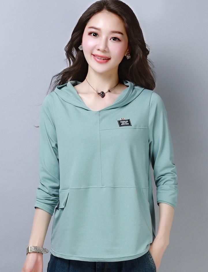 阔腿裤已经过时了!今年流行“卫衣+萝卜裤”,新潮洋气还减龄