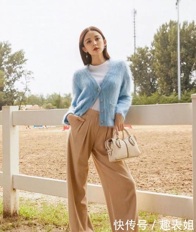  奶奶：“奶奶衫”有多时髦美丽？各路明星都在穿，早春穿它宅在家一样美