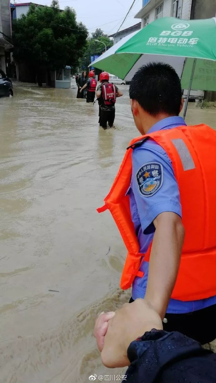 辟谣！四川暴雨与石犀移位无关，鳄鱼均在救护站内！这10个谣言不