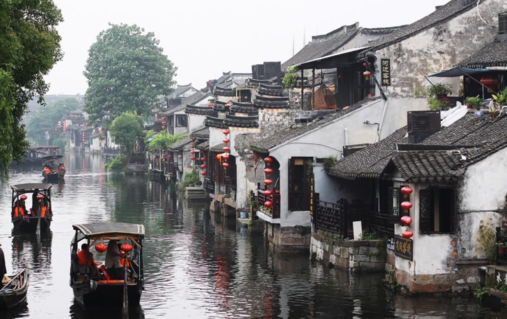 江南最良心的景区，凭票可以三进三出，夜景特别火热劲爆！