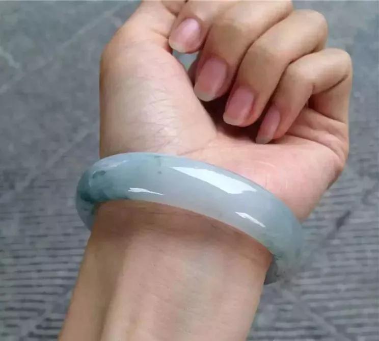  原石■幸运降临，花5万买下的原石，切开后竟是冰种三彩手镯，特