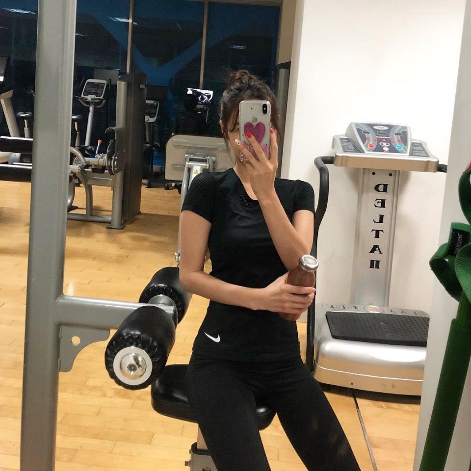 曾经是140斤胖妞,如今靠健身被称为长腿女神,火辣身材惹人爱!