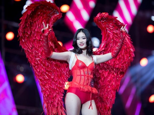 中国版“维多利亚的秘密”，看的维密超模都汗颜了，网友:高仿?
