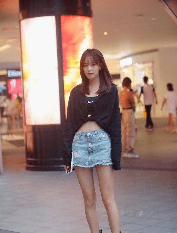 『 如期而至』小姐姐的美搭一如既往的美翻，美好女神节如期而至