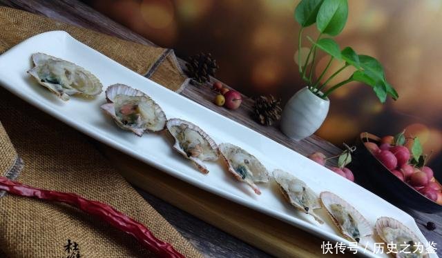 万能@蒸着吃的火锅,没听说过吧,还别不信,更有万能清汤锅底调配!
