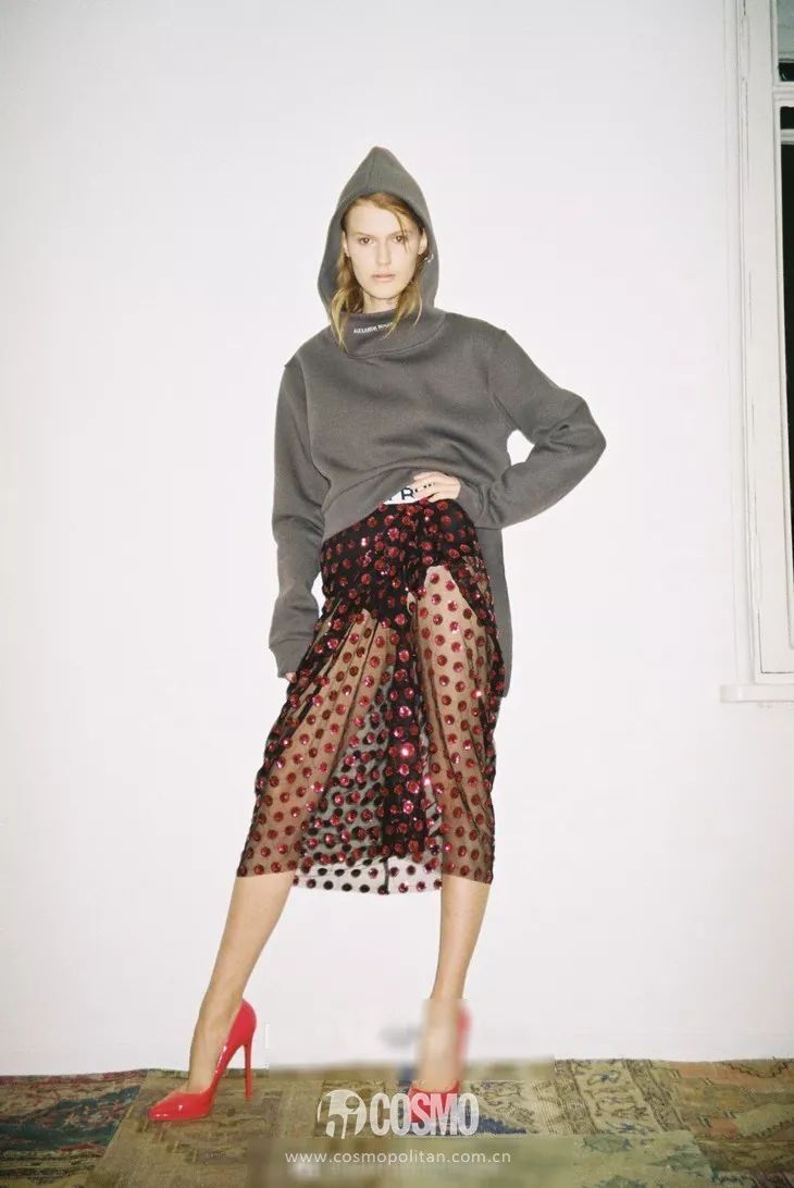 俄罗斯的时装可比足球好看多了，比如维特萌