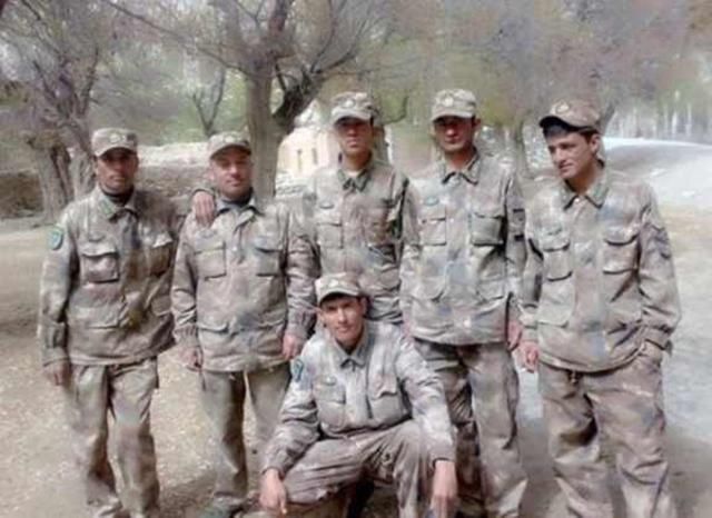 中国此民族是蓝眼睛高鼻梁，讲的是外语，坚守中国边境不被入侵