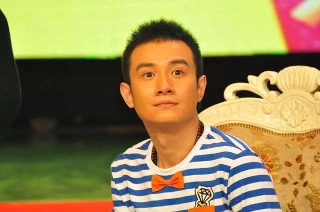 章文性侵事件波及娱乐圈，文章惨被骂:你竟摸女学生?还是人吗?