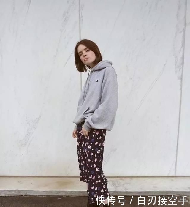 『花朵』2020开春 流行穿“开满花”的裙子，谁穿谁美！