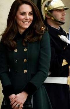 凯特王妃那些不入眼却价值不菲的衣服 网友: 第1套就亮瞎了我