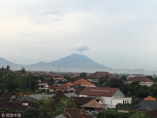 外国的月亮未必圆!中国游客被瑞典警察扔到墓地,外交部紧急预警