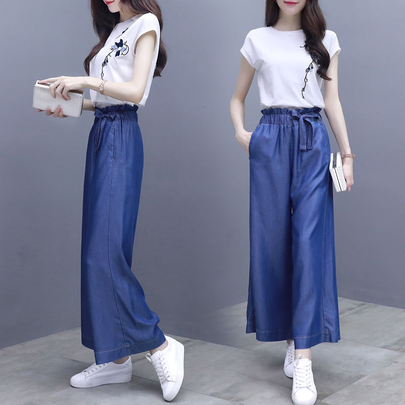 飘逸的阔腿裤+高跟凉鞋，强势御姐范必备，让你备受瞩目