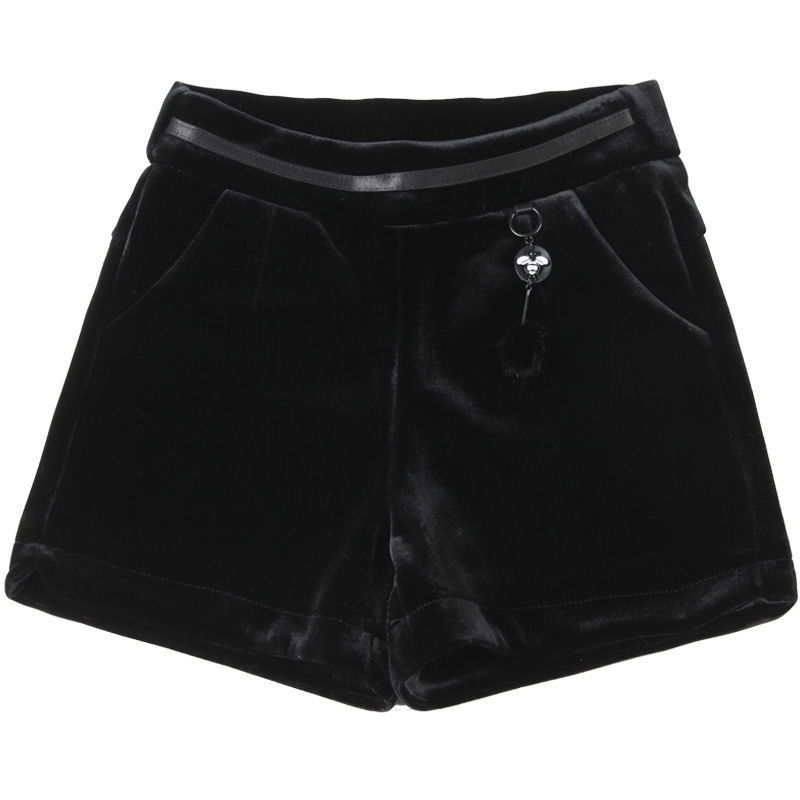 姐姐的眼光真好，给我买了这样的短裤，时尚还超有少女气息呢