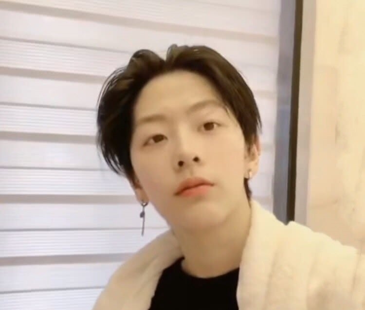 刘梦:杨幂公司新签艺人刘梦,撞脸李钟硕傻傻分不清,没想到还是个女孩