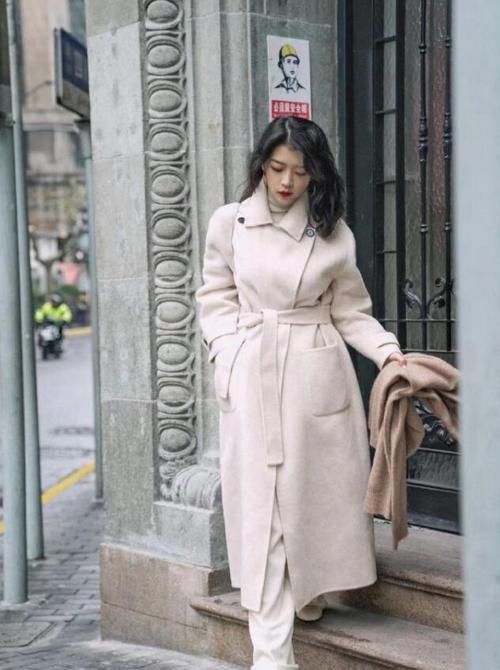  『气质』三木博主越来越有女人味了！大衣配阔腿裤，同色搭配又暖又气质