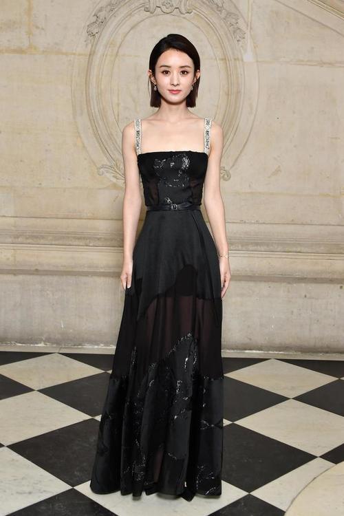 细数赵丽颖近年来出席活动的礼服，网友：果然是仙女下凡！