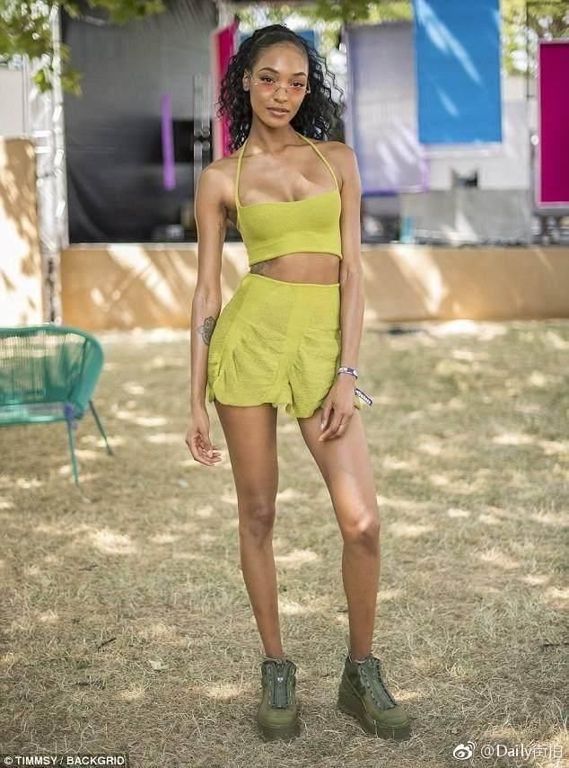 又被黑珍珠维密卓丹邓现身伦敦惊艳了，不愧是“全球最美面孔”