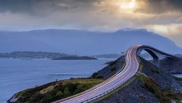山高路远，美到极致的自驾公路旅行