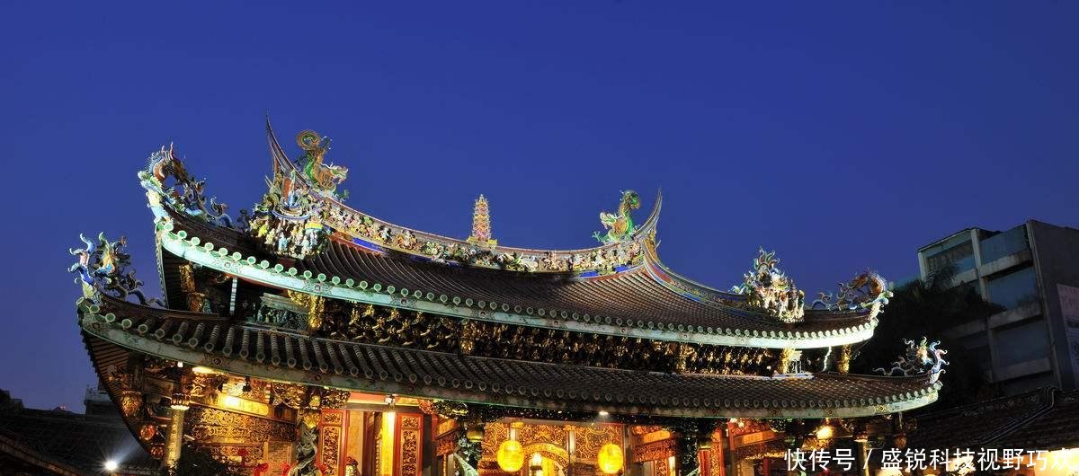 浙江两大名寺 一个坚持不收费无人问津, 一个已收费年却人满为患