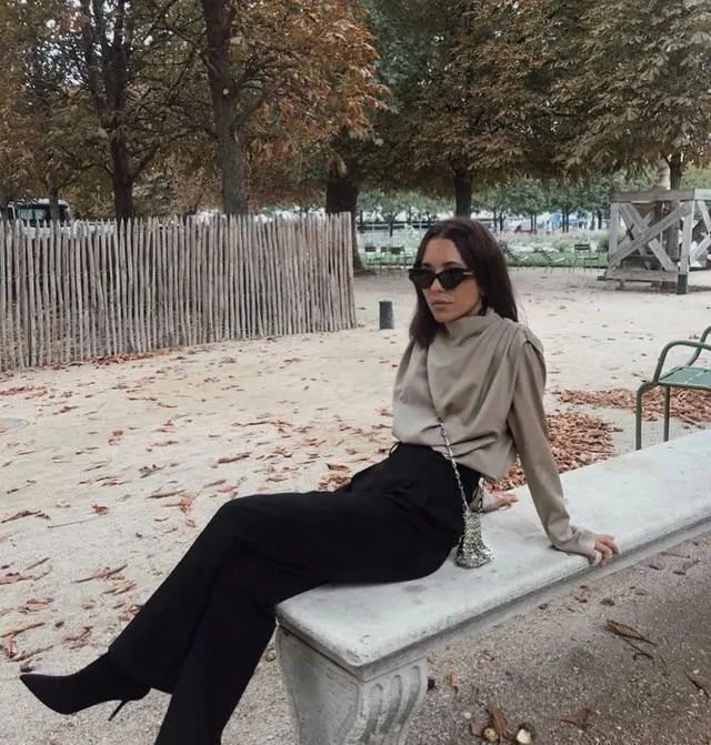  气质@早春流行一种穿法,叫“衬衫+阔腿裤”,气质又显瘦,明星都爱穿