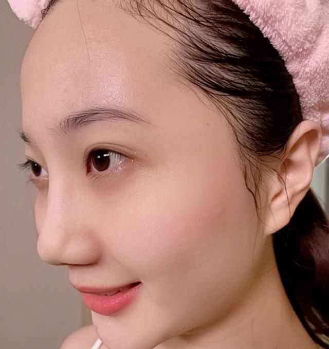  [敷面膜]皮肤粗糙暗沉？注意睡前的四个护肤小技巧，皮肤越变越好