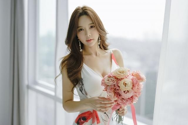 人像摄影：学会找出模特最美的角度，绽放出唯美浪漫的淑女气质