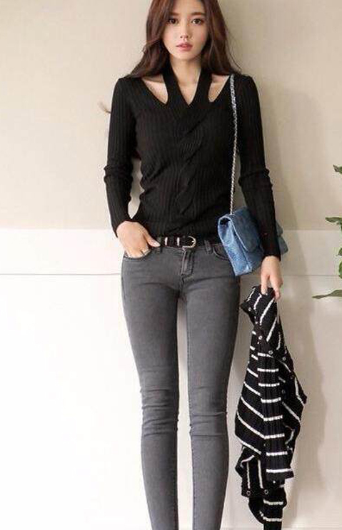 紧身裤非常适合约会穿，精致感满满，衬托出你优美曲线！