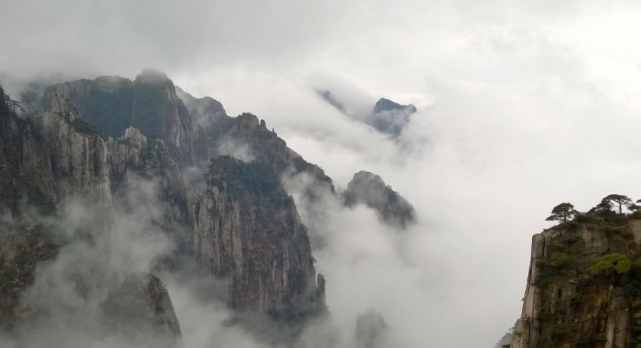 黄山门票很贵，150一张，为啥游客还愿意来？说出来你可能不信