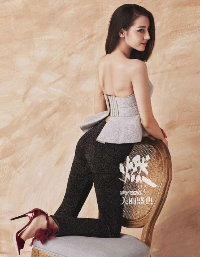 有一种高跟鞋叫迪丽热巴的高跟鞋，网友：没几个明星驾驭得了