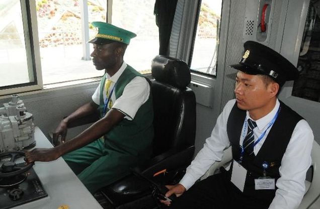  「攻克」厉害！中国帮“西非”修建第一条城市铁路，攻克了世界