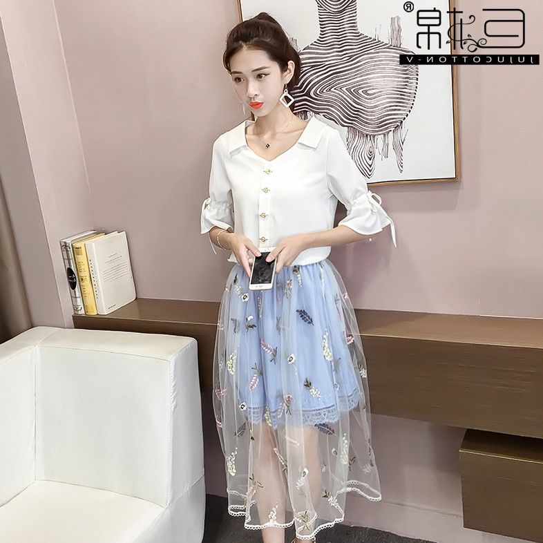 80后女人要穿嫩一点，少穿黑丝，多穿这样的套装，年轻又洋气